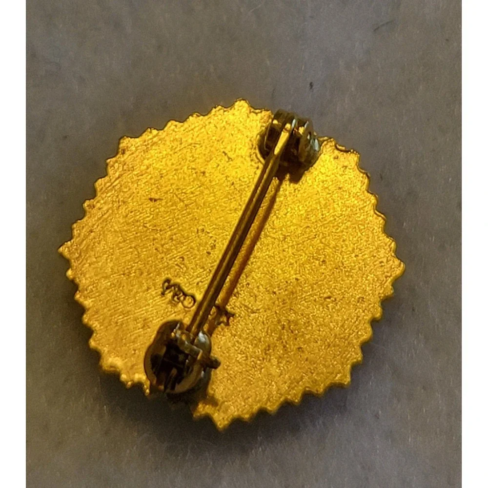 Mobil Chemical Co Lapel Pin OS Gold 10 Years No Accidents 1/20 10K Gold‎ Filled